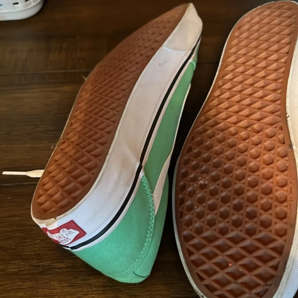 Vans - Picture 4 of 5